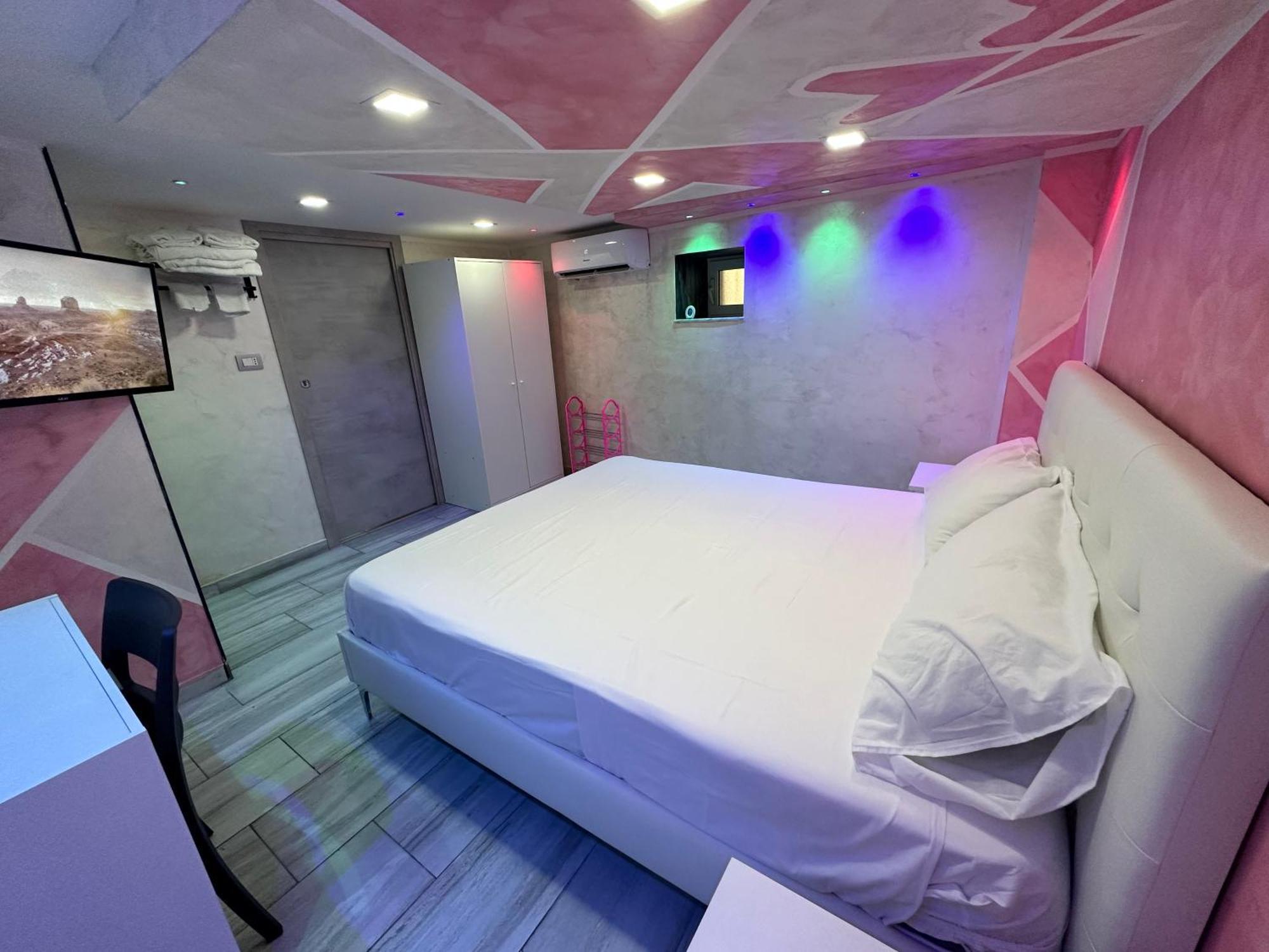 Clopat Vacanze2023 Hotel Napoli Bagian luar foto