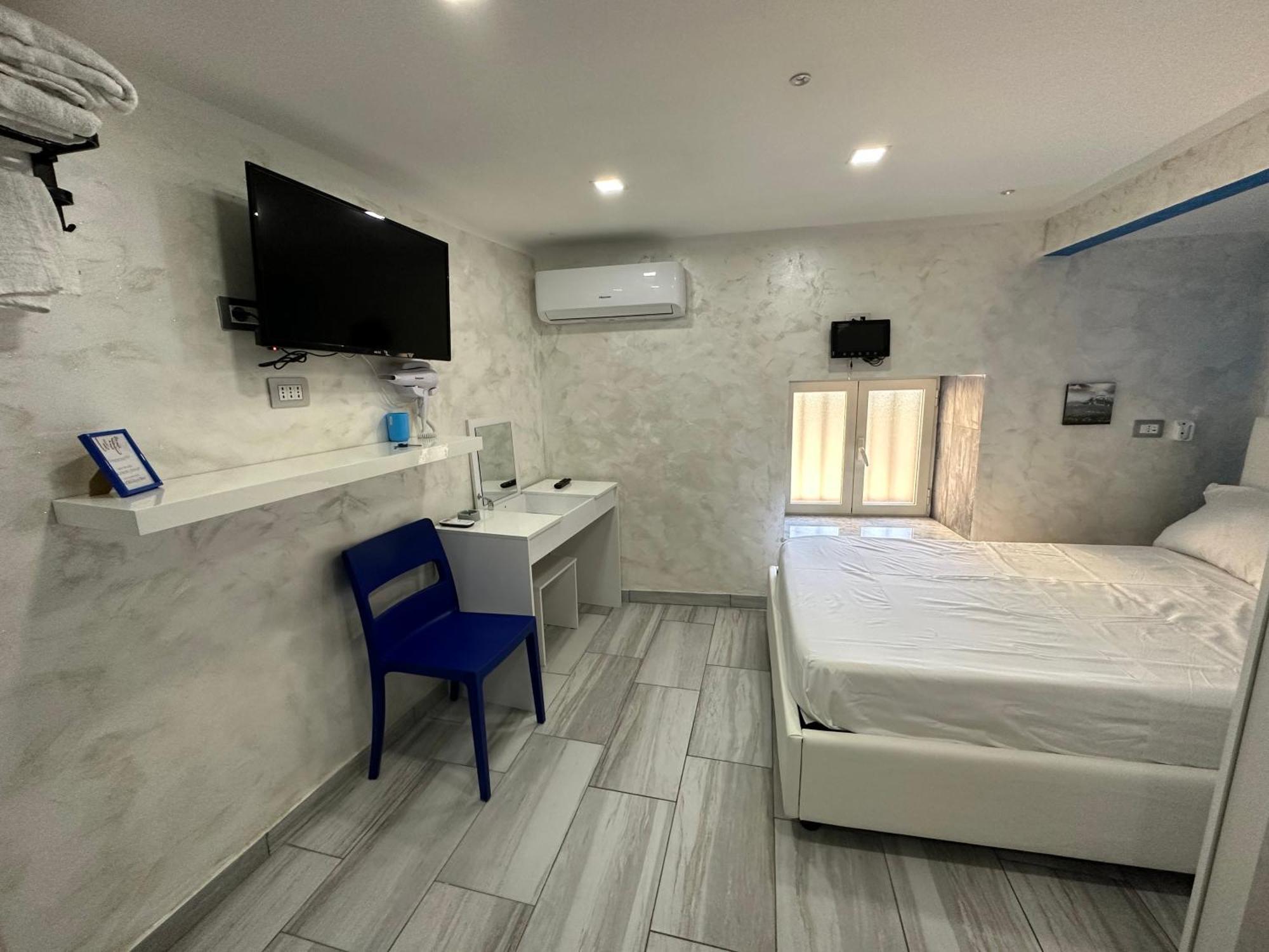 Clopat Vacanze2023 Hotel Napoli Bagian luar foto